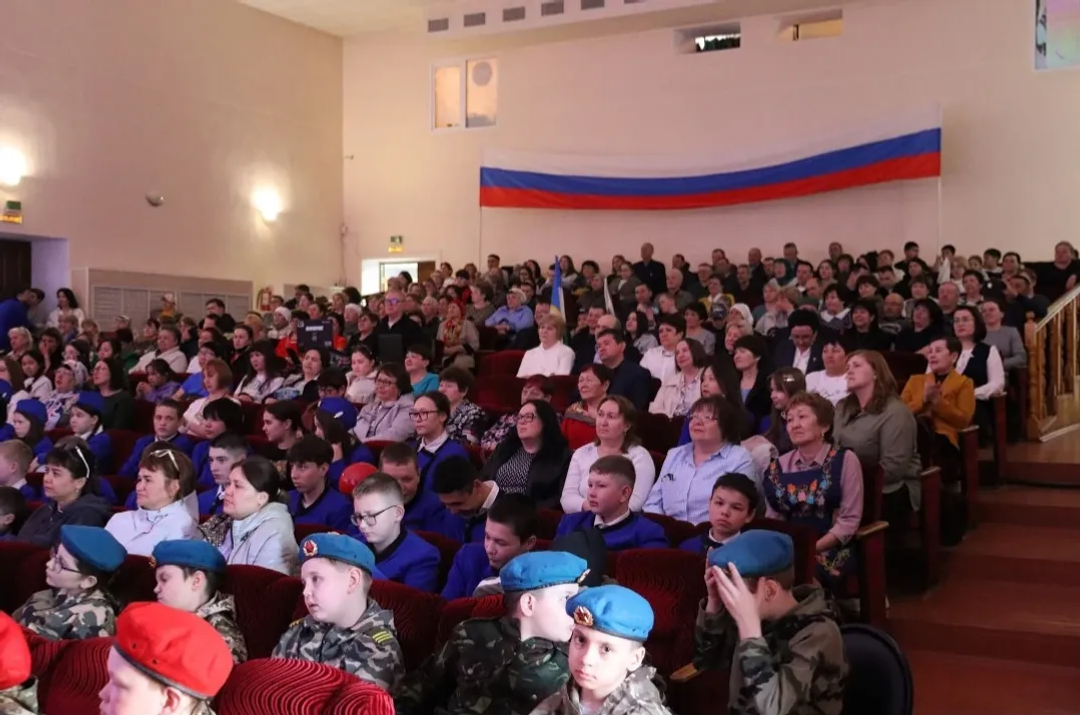 Башҡортостанда МХО-ла ҡатнашыусыларға ярҙам йөҙөнән хәйриә концерты үтте