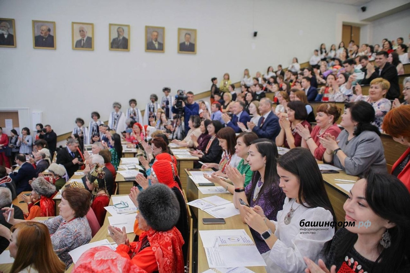 Башҡортса диктант: халыҡ башланғысы нисек тел байрамына әүерелде