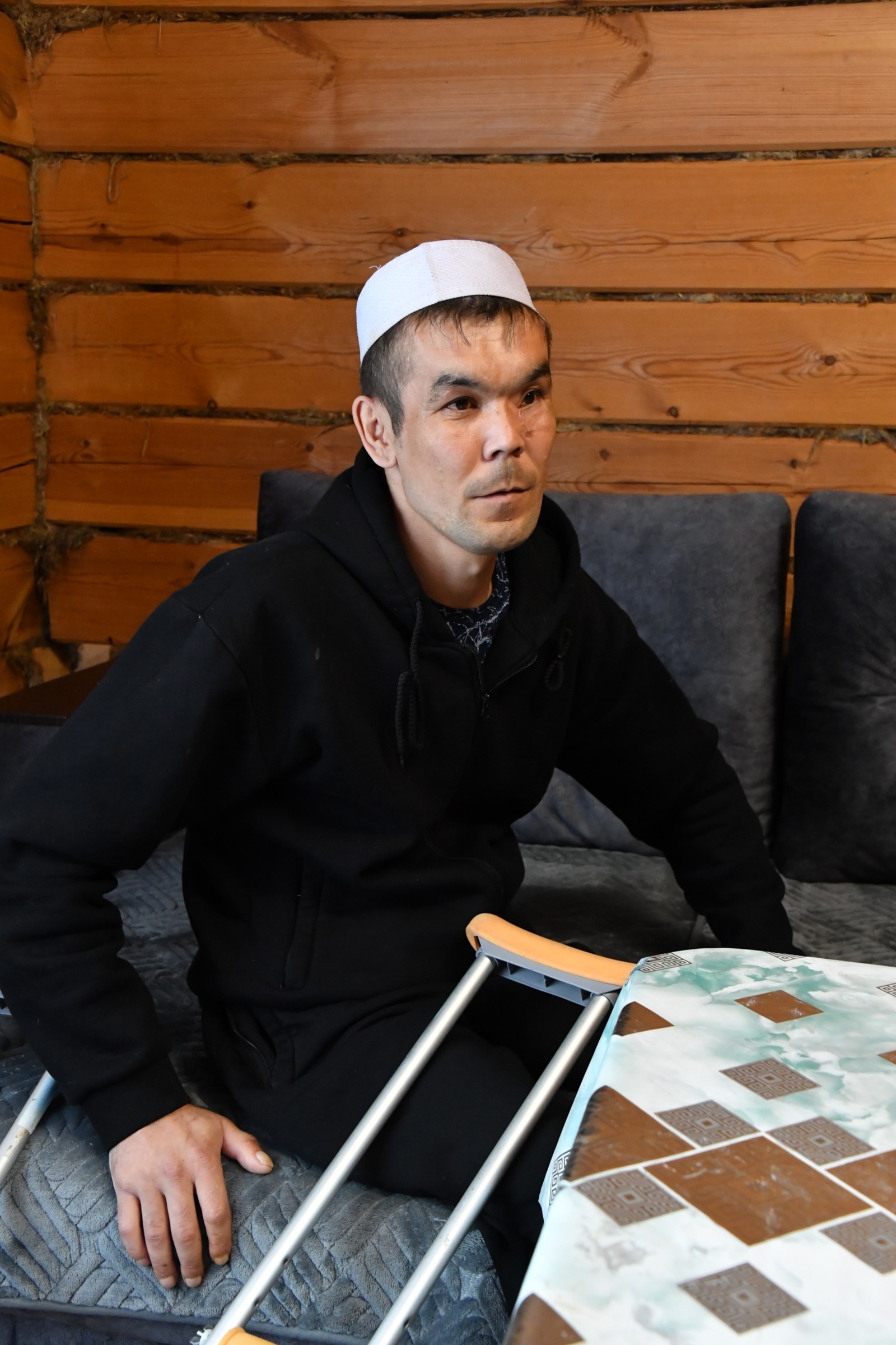 Тәүлек ярым күккә ҡарап, бер йотом һыуға зар булып, һыҙланып яттым