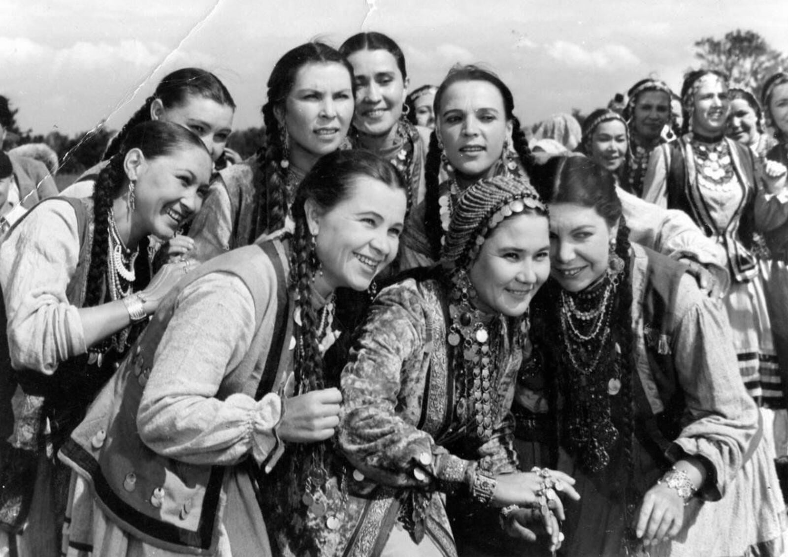 ЙЫРҘЫҢ ЙЫРТЫҒЫ ЮҠ, ТИҺӘЛӘР ҘӘ...