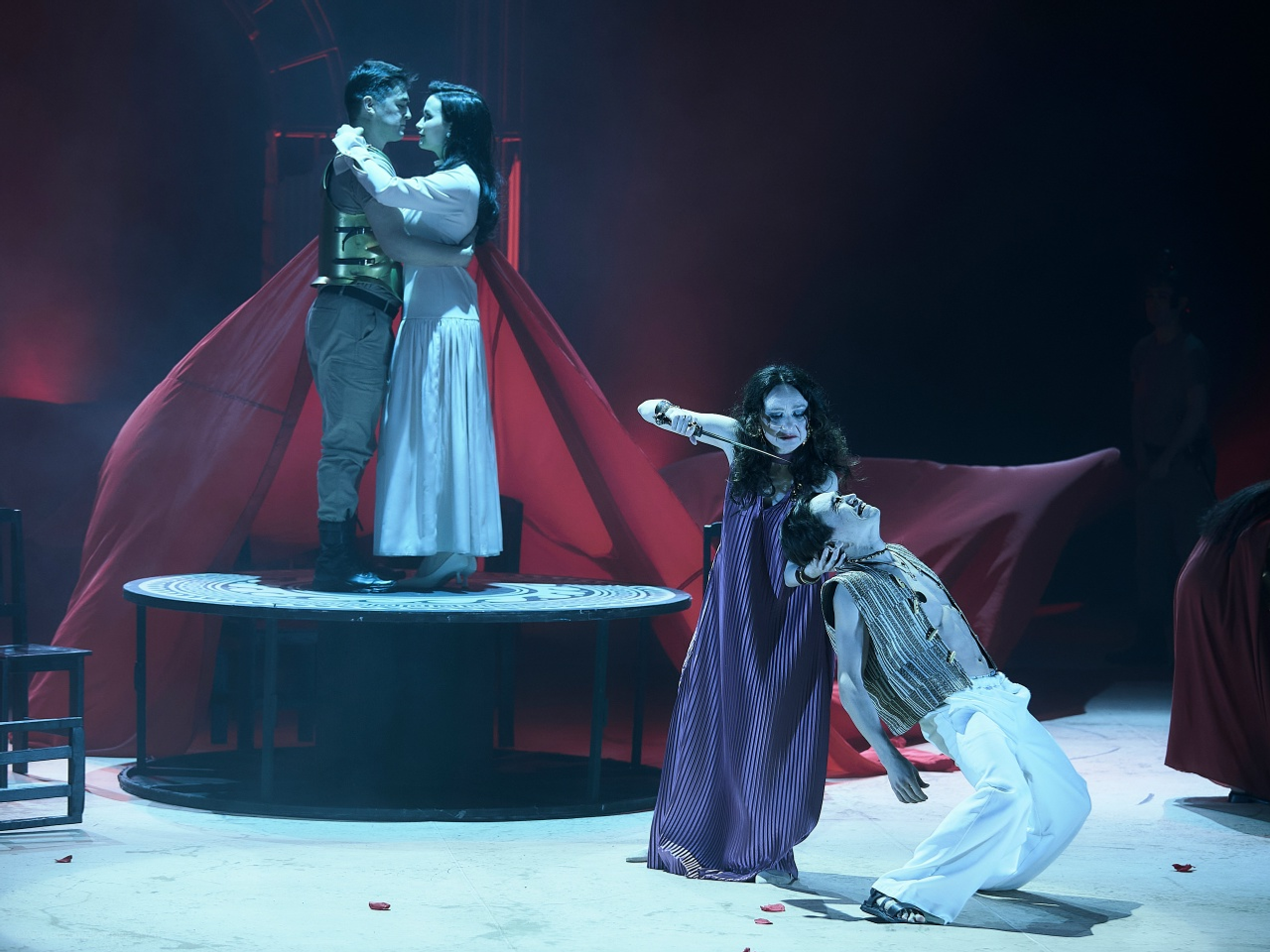 Бөйөк мөхәббәт тарихы — Милли йәштәр театры сәхнәһендә!