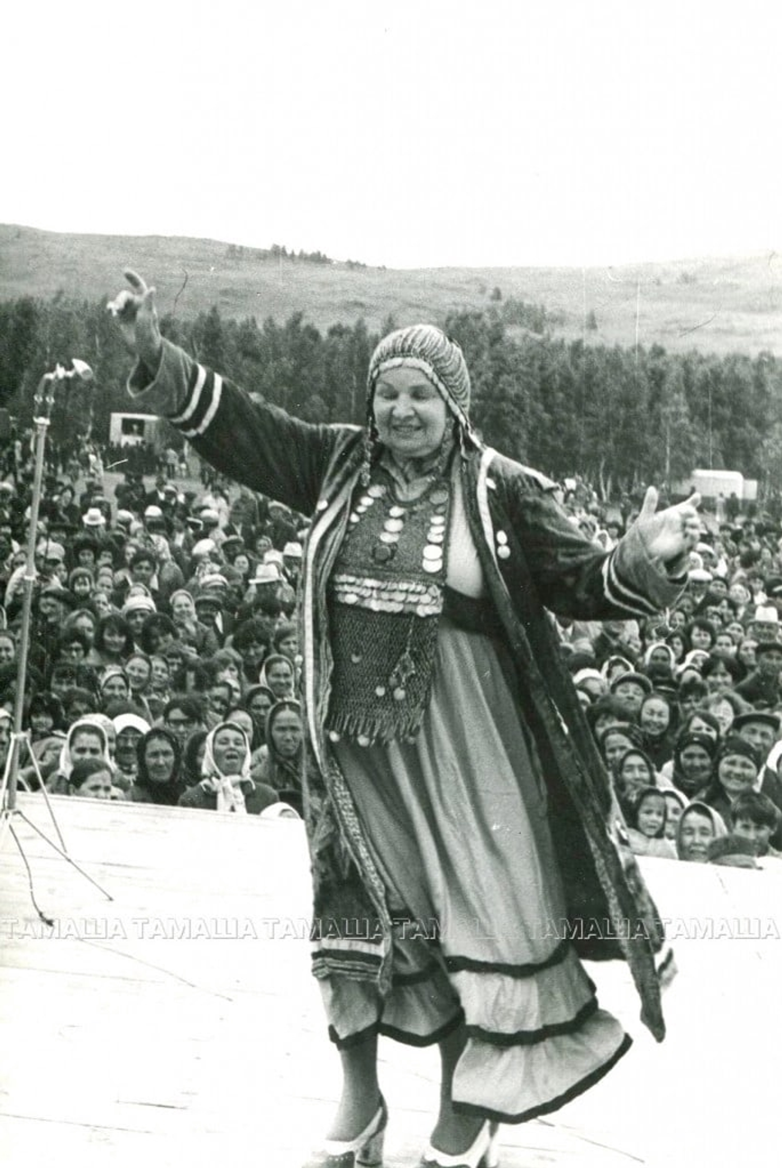 Башҡорт АССР-ының атҡаҙанған артисы Ғәшүрә Ирназарова