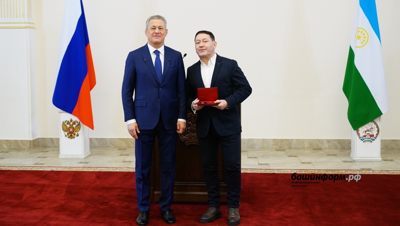 В канун Дня защитника Отечества Радий Хабиров вручил госнаграды