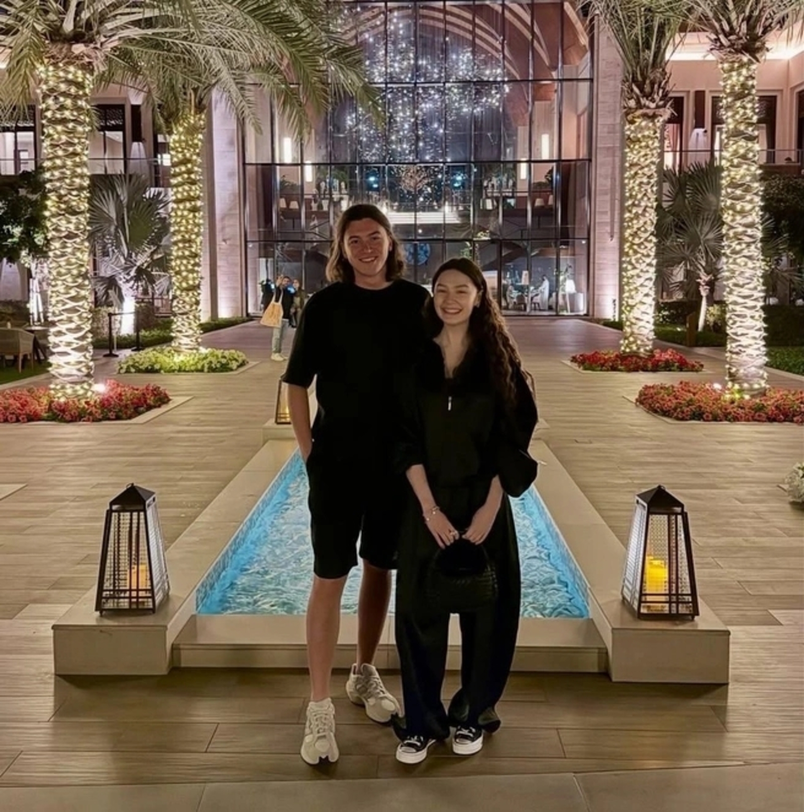 Адель-Һомайҙың күңелен кем яулаған?