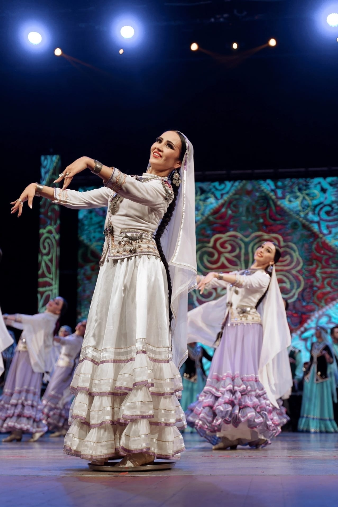 Ғәрәп Әмирлектәренә ялға бара ла... шунда эшкә ҡала