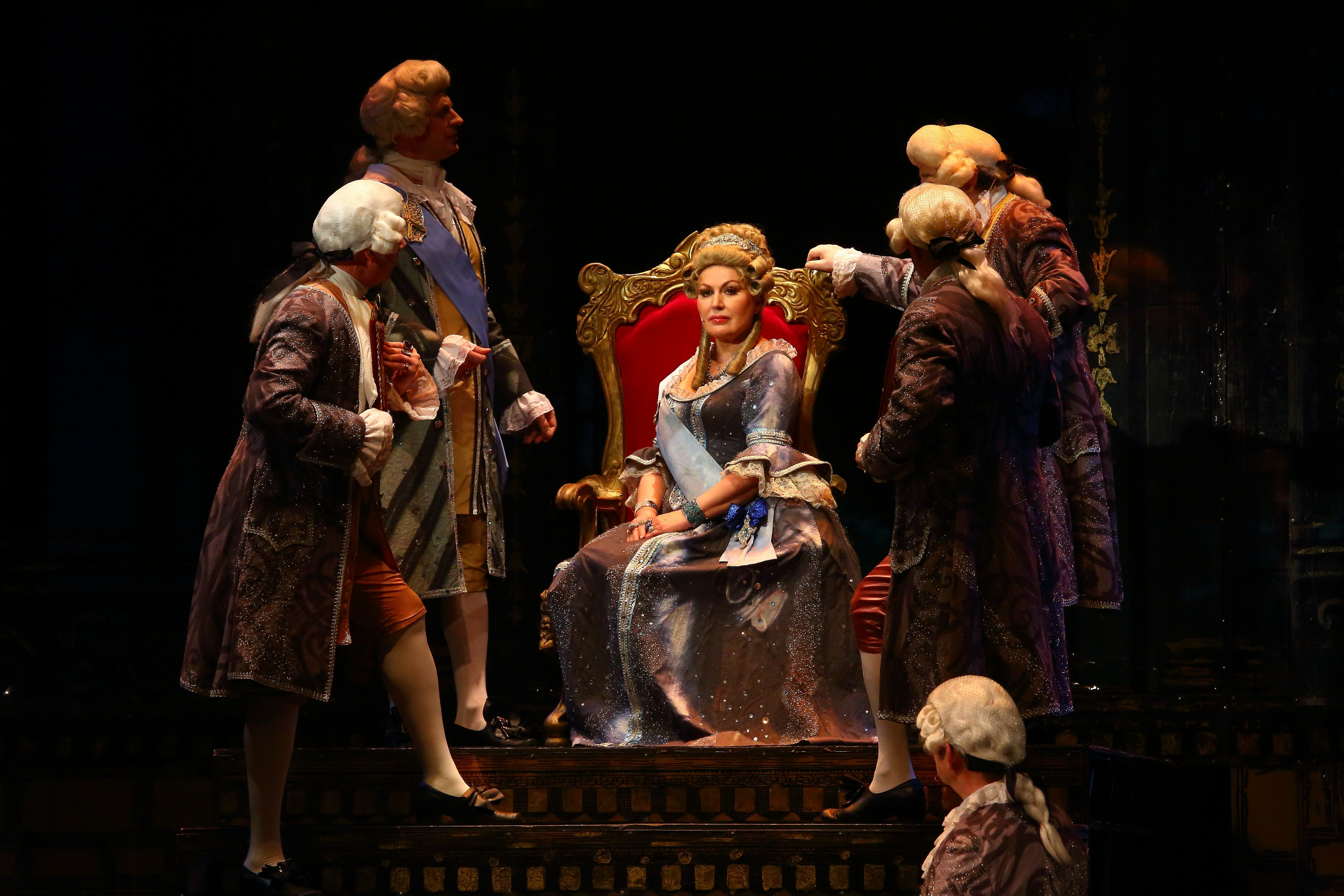 Свердловск дәүләт академия музыкаль комедия театры Өфөлә