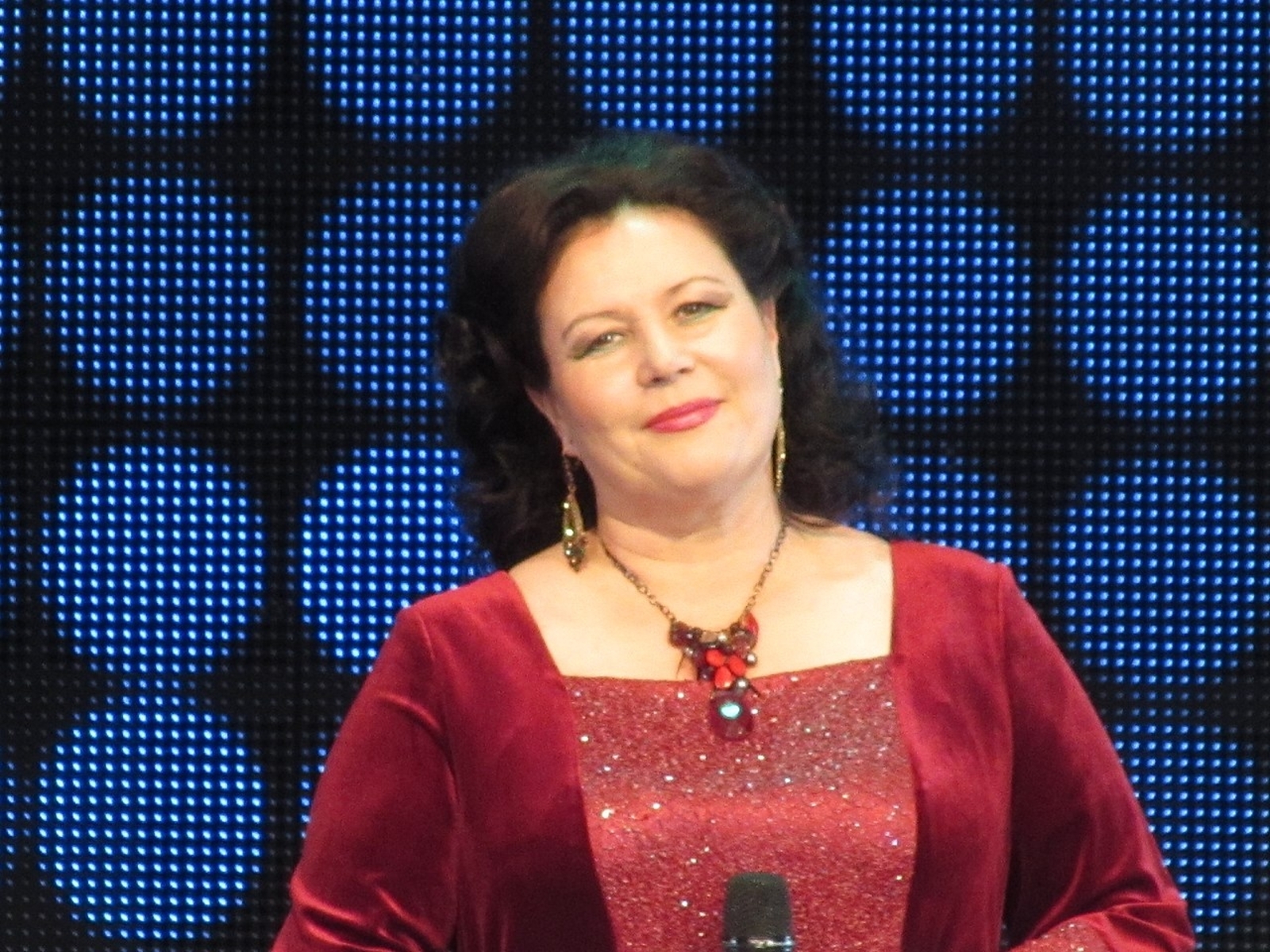 Алһыу Бәхтиева ҡыҙҙарына исемде нисек һайлаған?