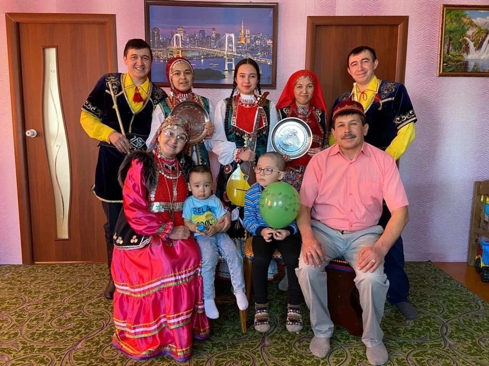 Аҫылташтар төпкөлдәрҙә ята