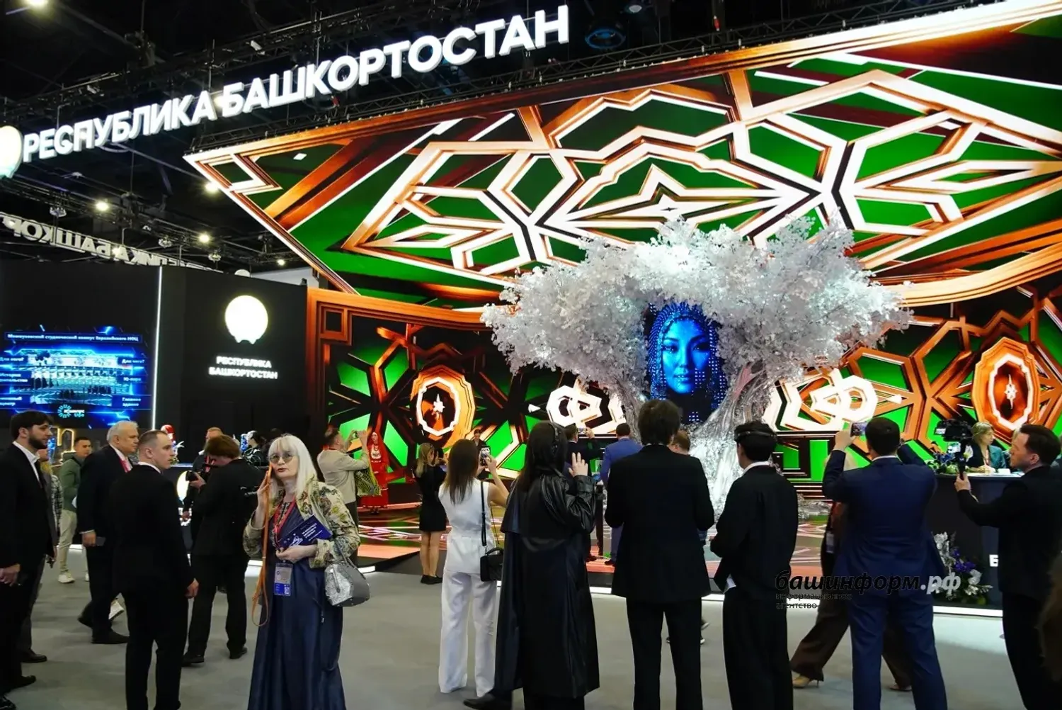 Башҡортостан стенды – ПМЭФ форумында иң сағыуҙарының береһе