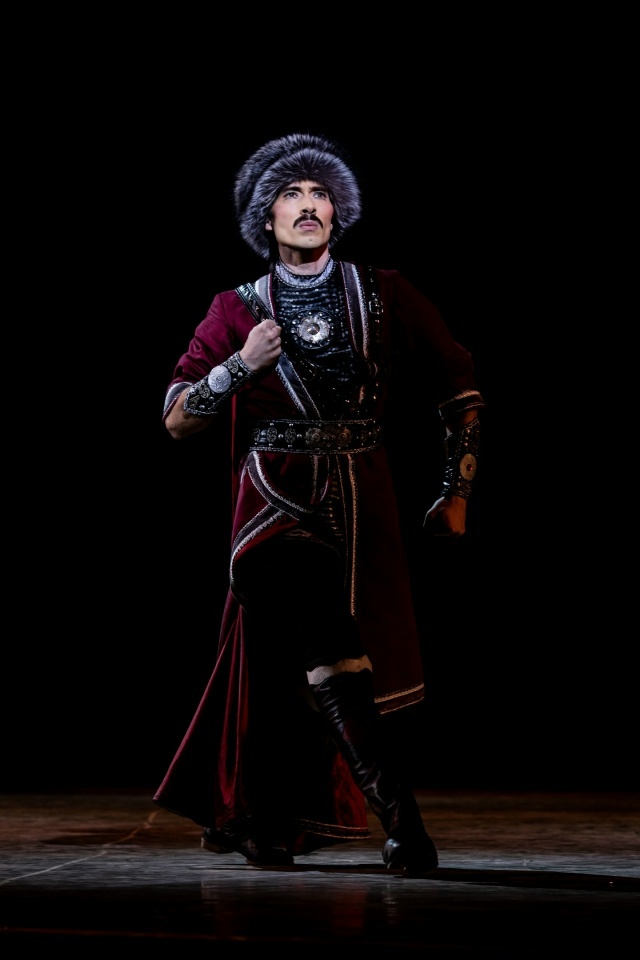 Беренсе Милли бейеү көнө менән, дуҫтар!