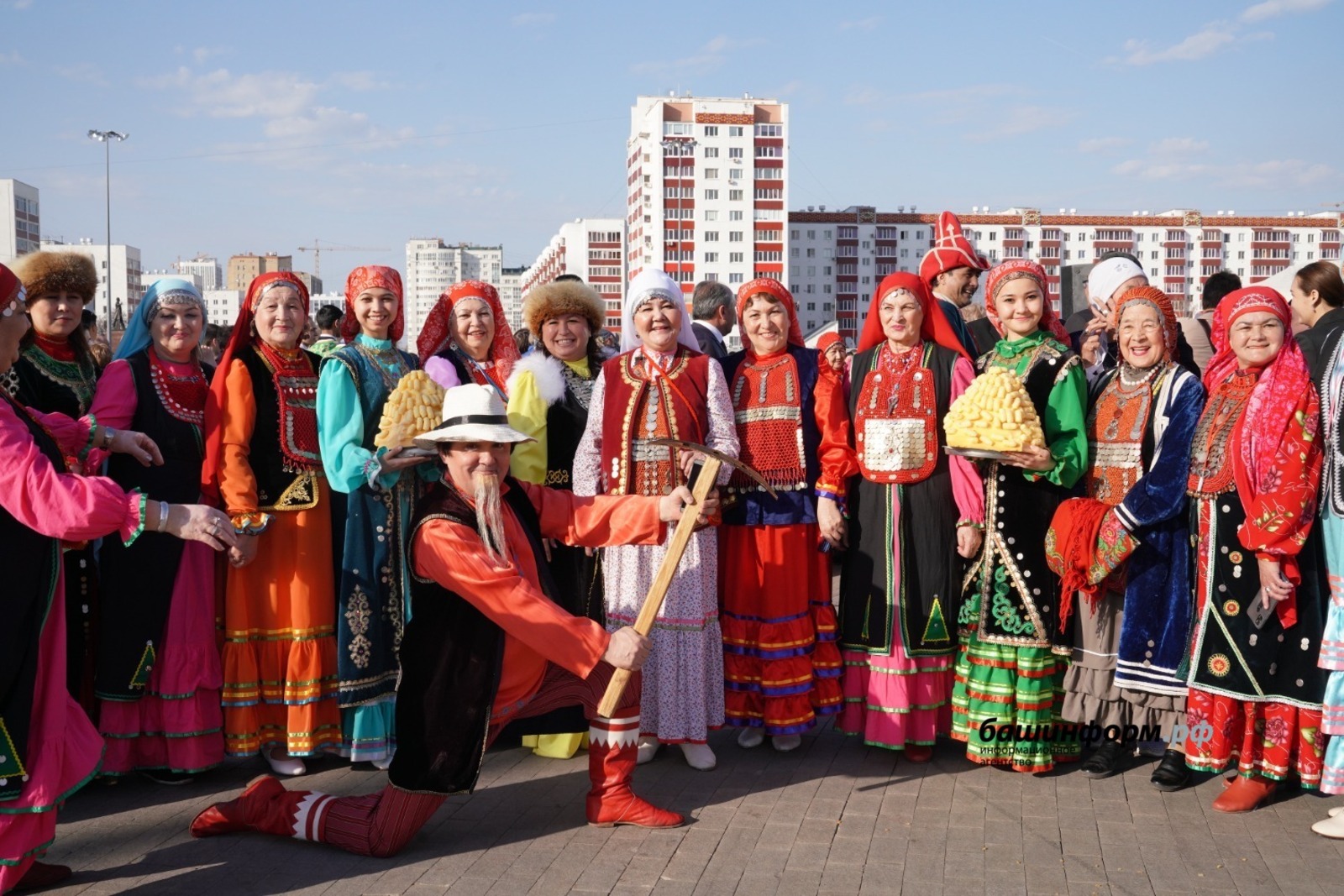 Республикала киң мәғлүмәт сараларында дәүләт телдәрен үҫтереүҙе иң яҡшы яҡтыртыу